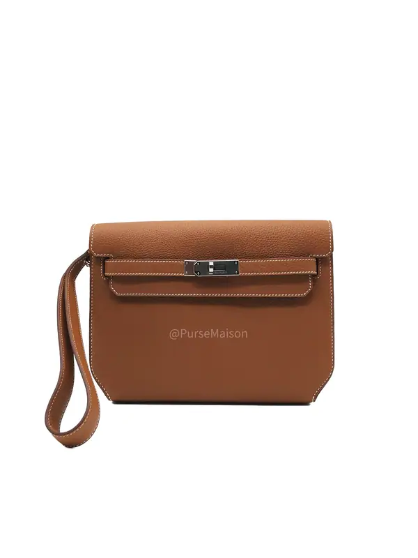 Hermes Kelly Depeches 25 Pouch in Gold Togo Leather and Palladium Hardware Stamp B (2023)